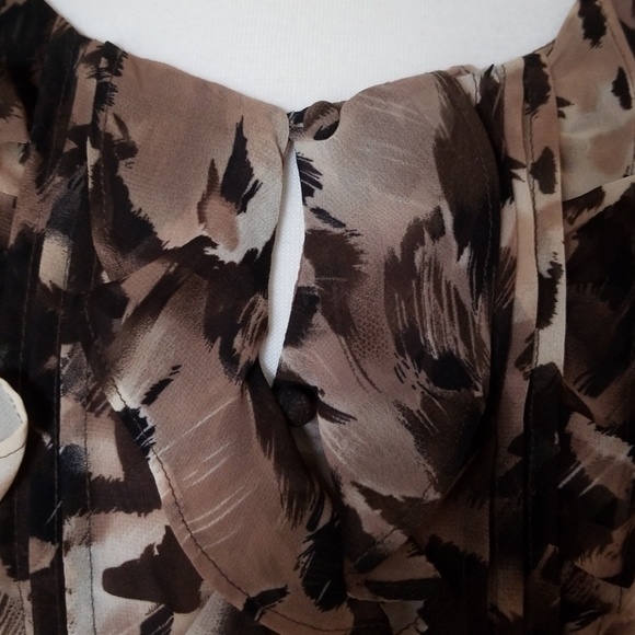Apt. 9 Short Sleeve Ruffled Abstract Print Blouse - Picture 4 of 8